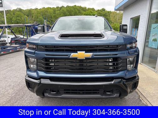 Lakeshore Blue Metallic 2026 Chevrolet Silverado 2500 Custom