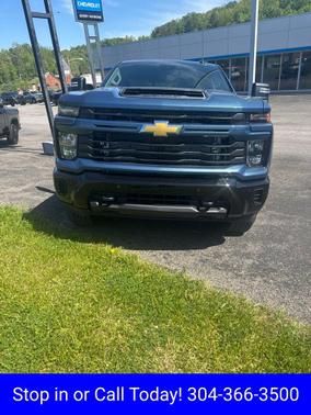 Lakeshore Blue Metallic 2026 Chevrolet Silverado 2500 Custom