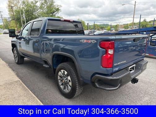 Lakeshore Blue Metallic 2026 Chevrolet Silverado 2500 Custom