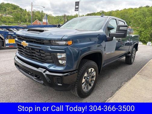 Lakeshore Blue Metallic 2026 Chevrolet Silverado 2500 Custom