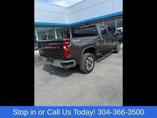 Greenstone Metallic 2022 Chevrolet Silverado 2500 LT