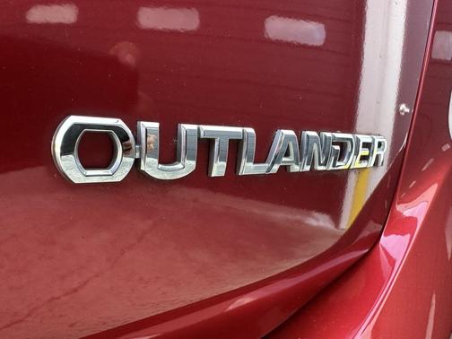 2016 Mitsubishi Outlander ES