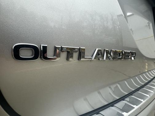 2022 Mitsubishi Outlander ES 2.5 S-AWC