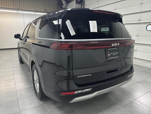 2023 Kia Carnival LX