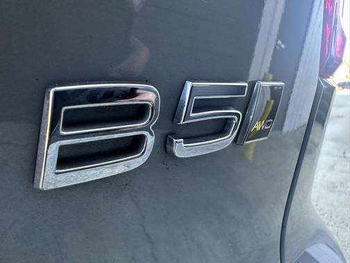 2024 Volvo XC40 B5 Core