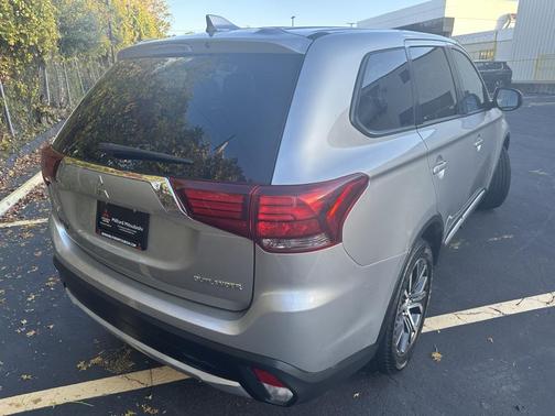 2018 Mitsubishi Outlander ES
