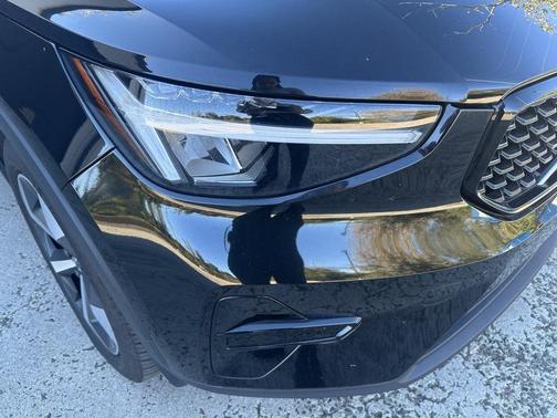 2024 Volvo XC40 B5 Core