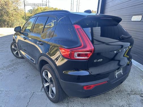 2024 Volvo XC40 B5 Core