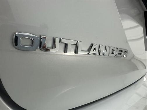 2025 Mitsubishi Outlander ES 2.5 S-AWC