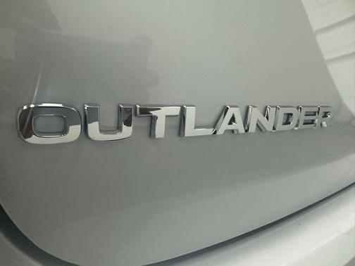 2025 Mitsubishi Outlander PHEV SEL