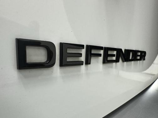 2024 Land Rover Defender 110 P300