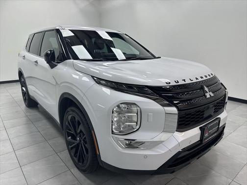 2023 Mitsubishi Outlander SE Black Edition S-AWC