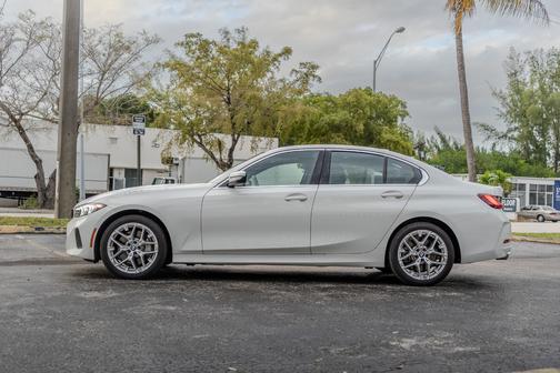 2025 BMW 330 i