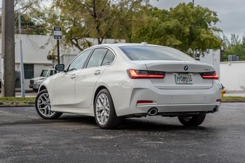 2025 BMW 330 i