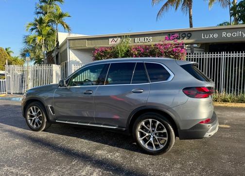 2025 BMW X5 xDrive40i