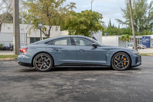 2024 Audi RS e-tron GT Base