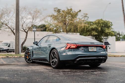 2024 Audi RS e-tron GT Base