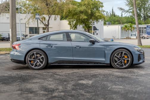 2024 Audi RS e-tron GT Base