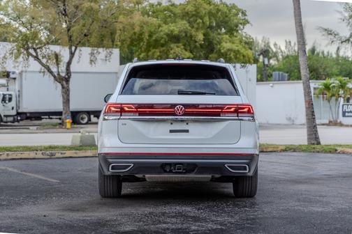 2025 Volkswagen Atlas 2.0T SE w/Technology