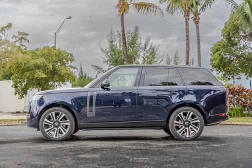 2023 Land Rover Range Rover P530 SE SWB