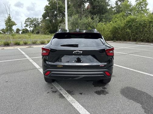 Mosaic Black Metallic 2026 Chevrolet Trax FWD 2RS