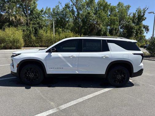 Summit White 2026 Chevrolet Traverse LT