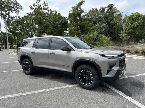 Sandstone Gray 2026 Chevrolet Traverse AWD Z71