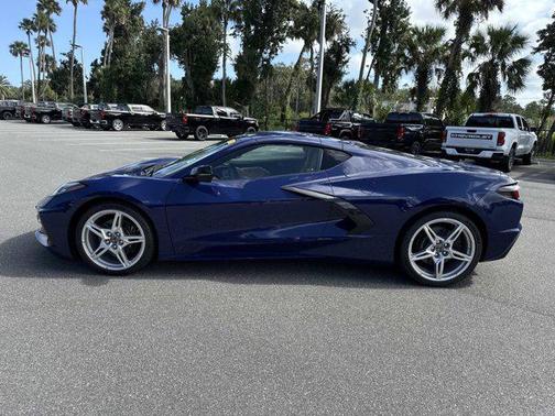 2025 Chevrolet Corvette Stingray w/2LT