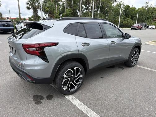 Sterling Gray Metallic 2026 Chevrolet Trax FWD 2RS