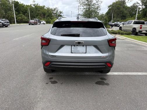 Sterling Gray Metallic 2026 Chevrolet Trax FWD 2RS