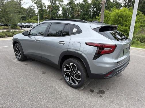 Sterling Gray Metallic 2026 Chevrolet Trax FWD 2RS