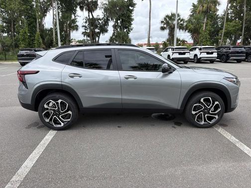 Sterling Gray Metallic 2026 Chevrolet Trax FWD 2RS