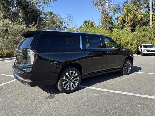 2025 Chevrolet Suburban 4WD High Country