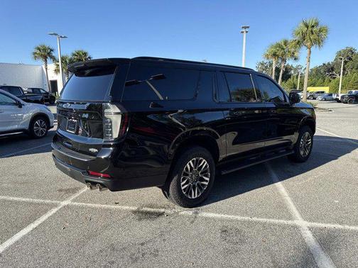 2025 Chevrolet Suburban 4WD Z71