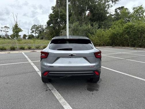 Sterling Gray Metallic 2026 Chevrolet Trax FWD 1RS