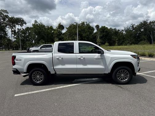Summit White 2026 Chevrolet Colorado LT