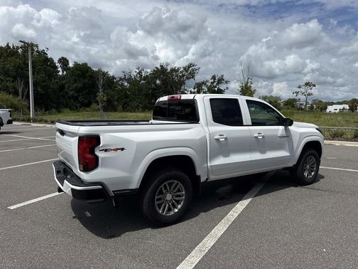 Summit White 2026 Chevrolet Colorado LT