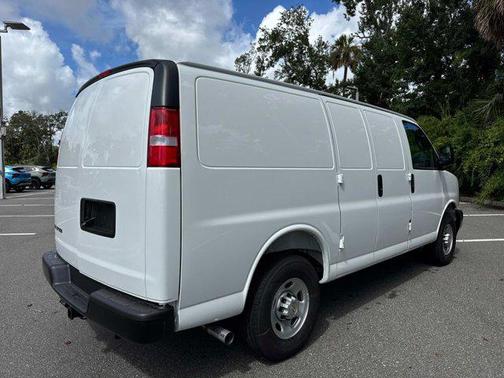 2025 Chevrolet Express 2500 RWD 2500 Regular Wheelbase WT