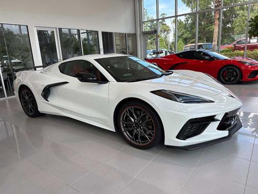 2025 Chevrolet Corvette Stingray w/2LT