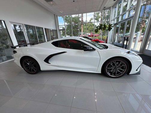 2025 Chevrolet Corvette Stingray w/2LT
