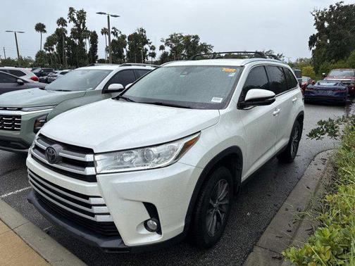 2019 Toyota Highlander SE
