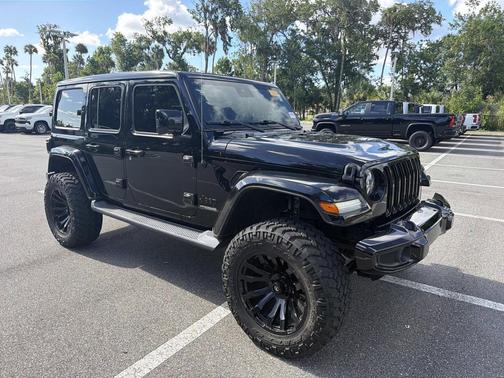 Black Clearcoat 2020 Jeep Wrangler Unlimited Sahara