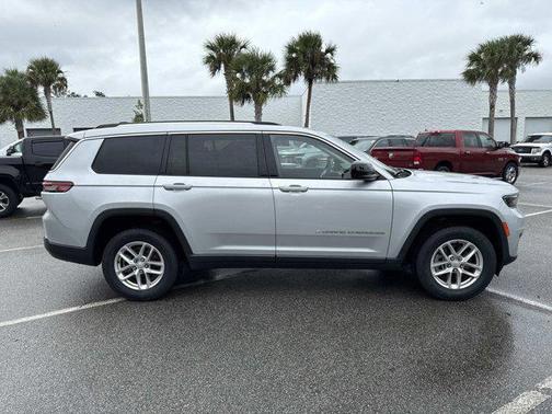 2022 Jeep Grand Cherokee L Laredo