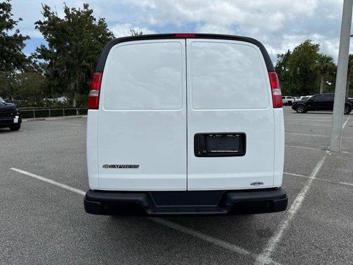 2025 Chevrolet Express 2500 RWD 2500 Regular Wheelbase WT