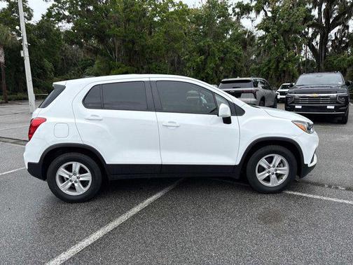 Summit White 2020 Chevrolet Trax LS