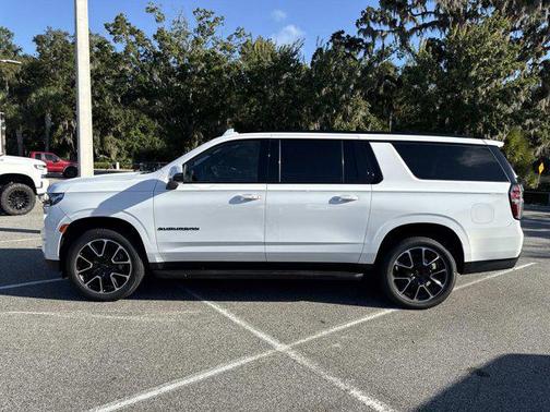 2022 Chevrolet Suburban RST
