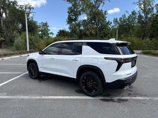 Summit White 2026 Chevrolet Traverse LT