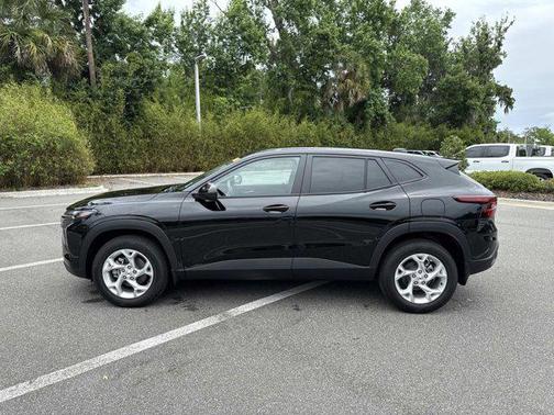 Mosaic Black Metallic 2026 Chevrolet Trax LS