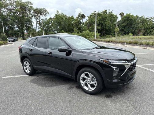Mosaic Black Metallic 2026 Chevrolet Trax LS