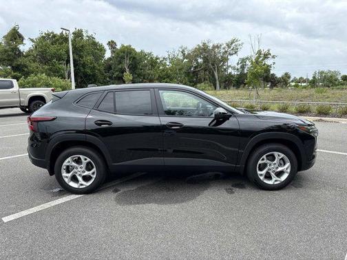 Mosaic Black Metallic 2026 Chevrolet Trax LS